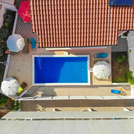 בית נופש Sky *