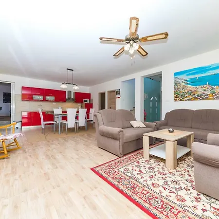 Holiday home Damjan