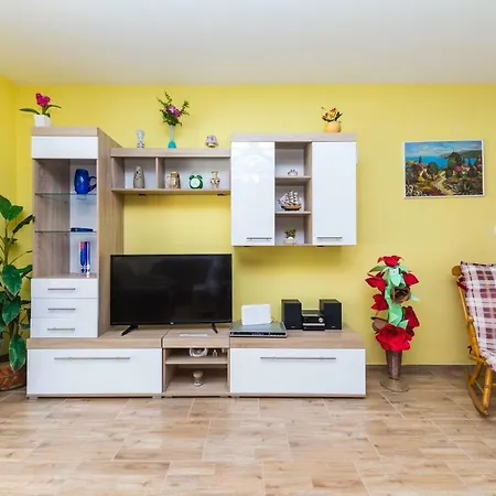 Damjan Holiday home *