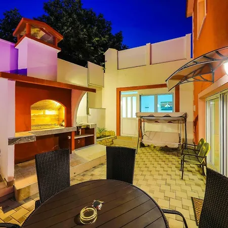 Holiday home Damjan *